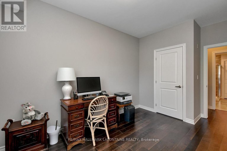 28124719/114-120-prestige-circle/chatelaine-village/ottawa/ontario/K4A1B4_27