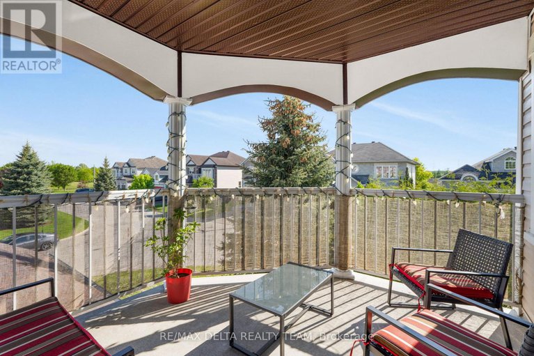 28627849/227-hillpark-high-street/mer-bleuebradley-estatesanderson-park/ottawa/ontario/K1W0B5_24