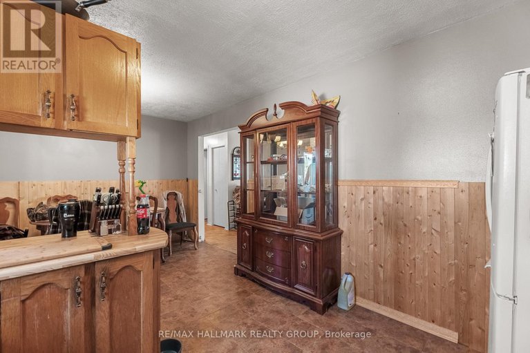 28655529/2784-leonard-street/town-of-rockland/clarence-rockland/ontario/K4K1A4_12