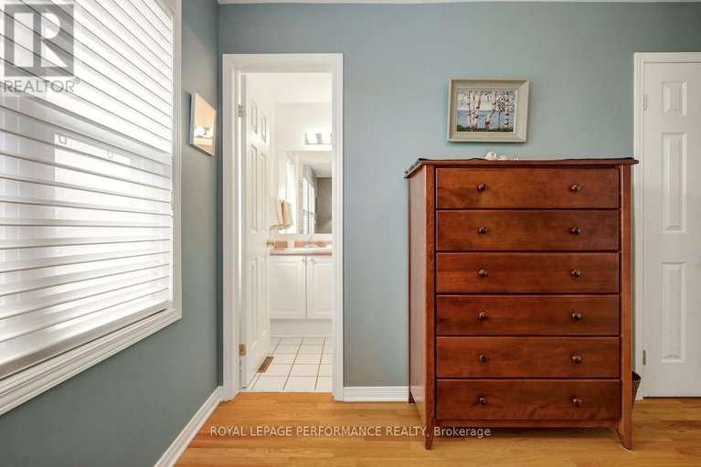 29081363/169-arcola-private/overbrookcastle-heights/ottawa/ontario/K1K4W9_32