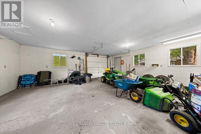 28843846/2303-edward-kidd-crescent/north-gower/ottawa/ontario/K0A2T0_28