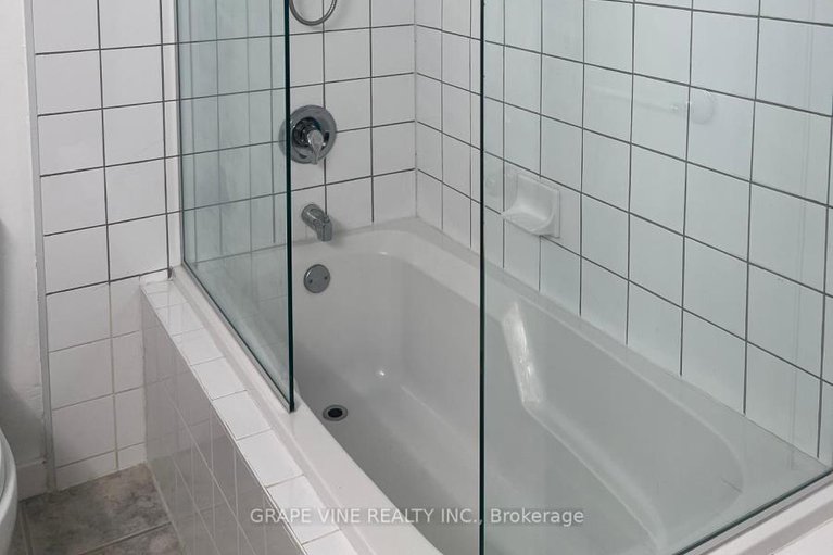 28980767/777-rolling-river-crescent/riverside-southgloucester-glen/ottawa/ontario/K1V1M2_31