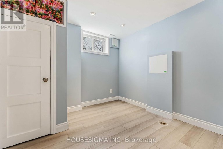 29433007/1047-richard-avenue/billings-bridge/ottawa/ontario/K1H8C3_40