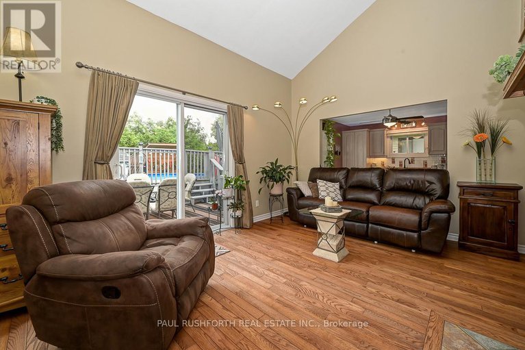 28613589/6156-vineyard-drive/convent-glen/ottawa/ontario/K1C2N6_8