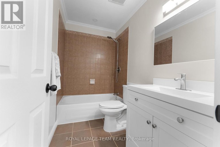 28591921/20-80-mcdermot-court/katimavik/ottawa/ontario/K2L3V1_23