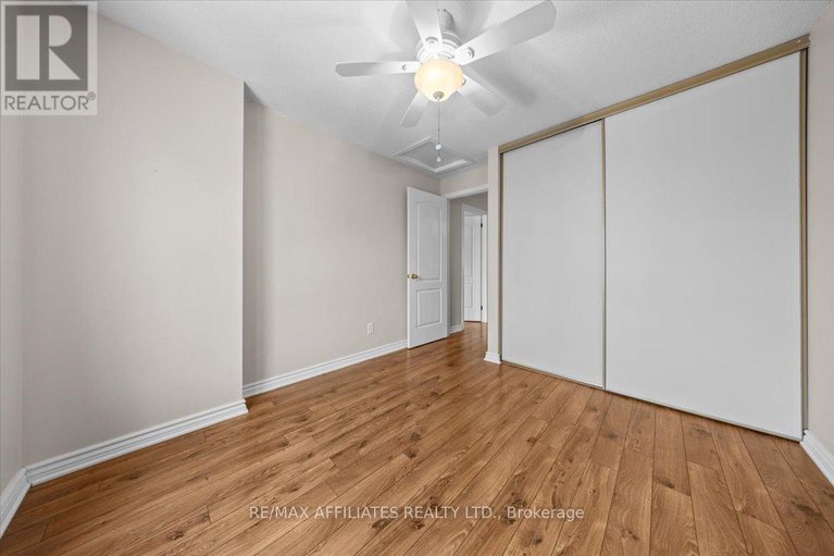 29094492/1938-ashmont-street/chapel-hill/ottawa/ontario/K1C7B9_29