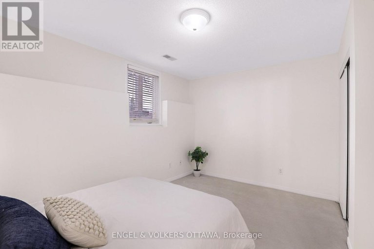 29076866/270-espin-heights/stonebridge/ottawa/ontario/K2J0Y8_18