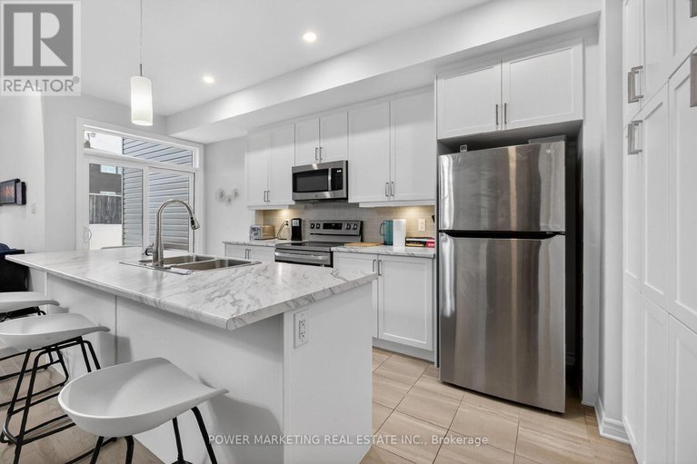 29363173/528-enclave-lane/town-of-rockland/clarence-rockland/ontario/K4K0M8_17