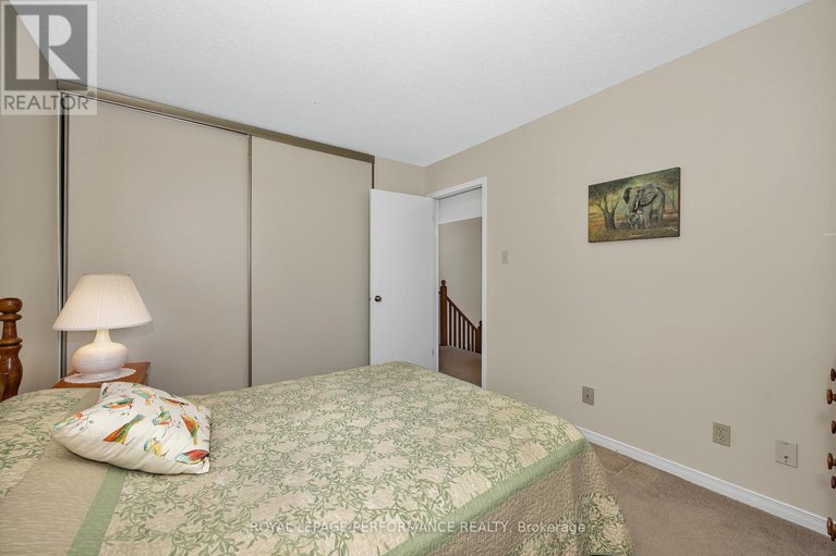 29340777/1764-tache-way/fallingbrookpineridge/ottawa/ontario/K4A2S6_23