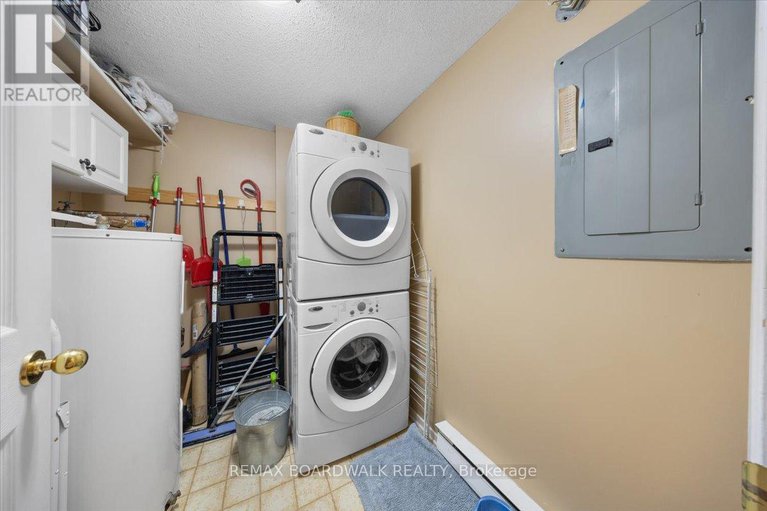 29344607/a-6623-bilberry-drive/convent-glen-north/ottawa/ontario/K1C4N5_24