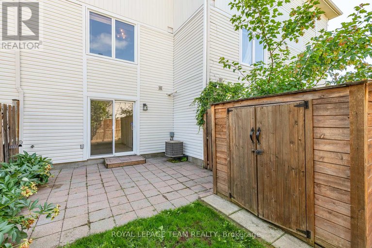 28579024/40-manhattan-crescent-s/central-park/ottawa/ontario/K2C4B5_19