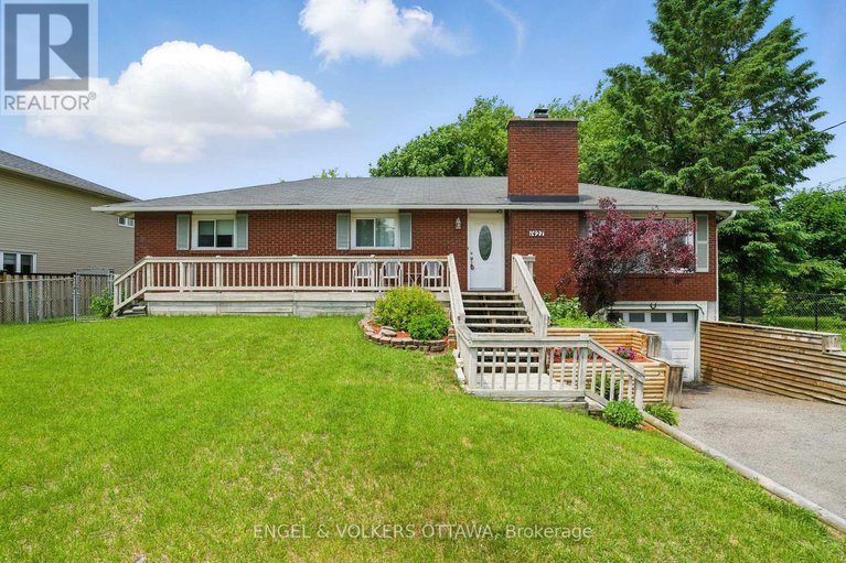 28017649/1427-rosebella-avenue/blossom-parkkemp-parkfindlay-creek/ottawa/ontario/K1T1E5_1