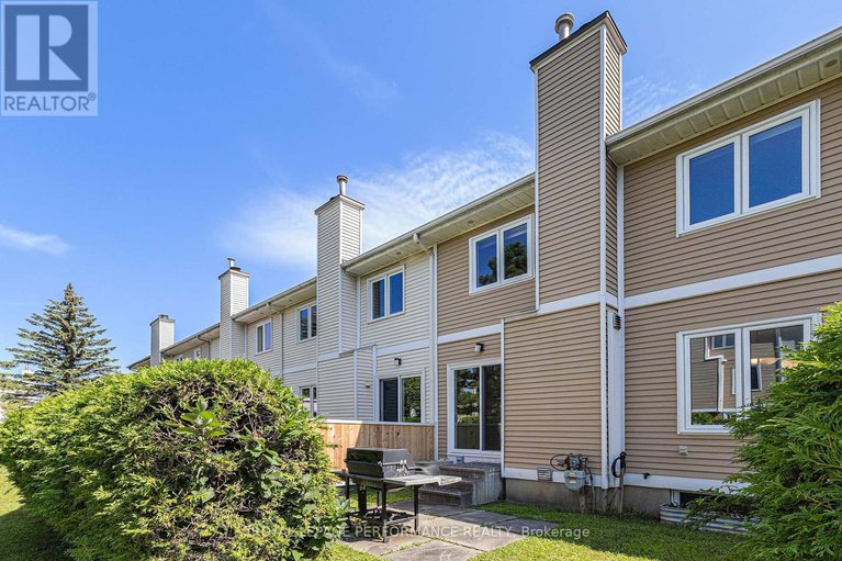 28553456/2015-summerfields-crescent/chapel-hill/ottawa/ontario/K1C7B4_22
