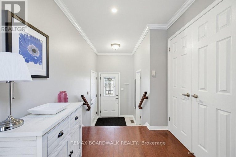 29645634/10-valemont-street/barrhaven-east/ottawa/ontario/K2G6Y1_7