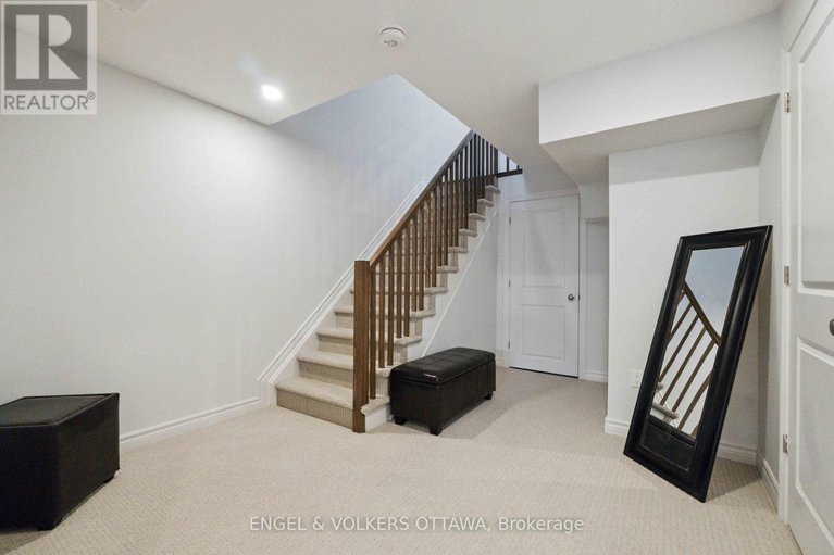 28568495/640-cordelette-circle/mer-bleuebradley-estatesanderson-park/ottawa/ontario/K1W0P2_35