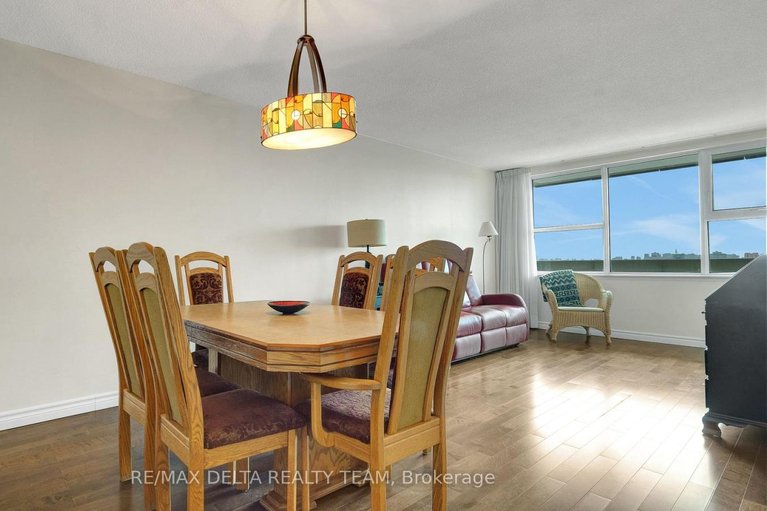 29672097/1001-555-brittany-drive/viscount-alexander-park/ottawa/ontario/K1K4C5_12