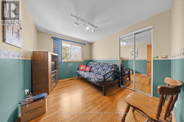 29427446/34-hadley-circle/bells-corners/ottawa/ontario/K2H6N9_19