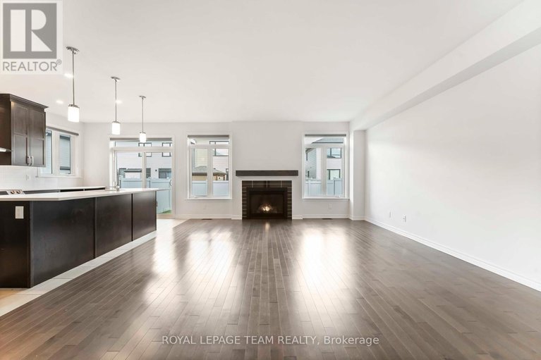 28647828/1010-brian-good-avenue/riverside-southgloucester-glen/ottawa/ontario/K4M0R3_13