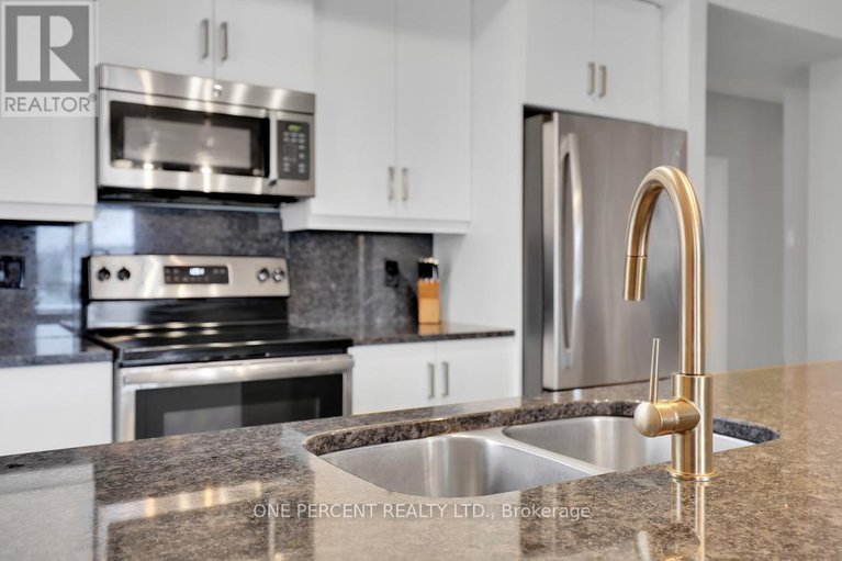 28239572/101-700-rue-de-rivage-street/town-of-rockland/clarence-rockland/ontario/K4K0K4_24