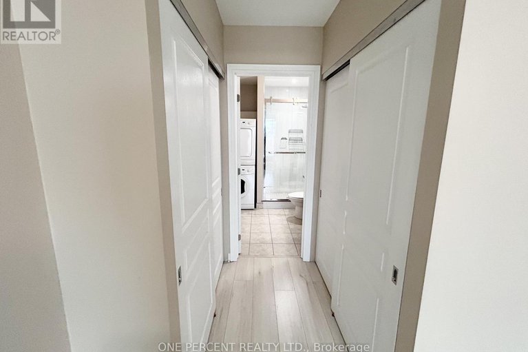 29430009/201-100-roger-guindon-avenue/riverview-park/ottawa/ontario/K1G3Z7_16