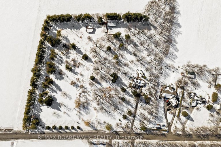 29437066/5984-third-line-road-n/rideau-twp-w-of-hwy-16-north-of-reg-rd-6/ottawa/ontario/K0A2T0_46