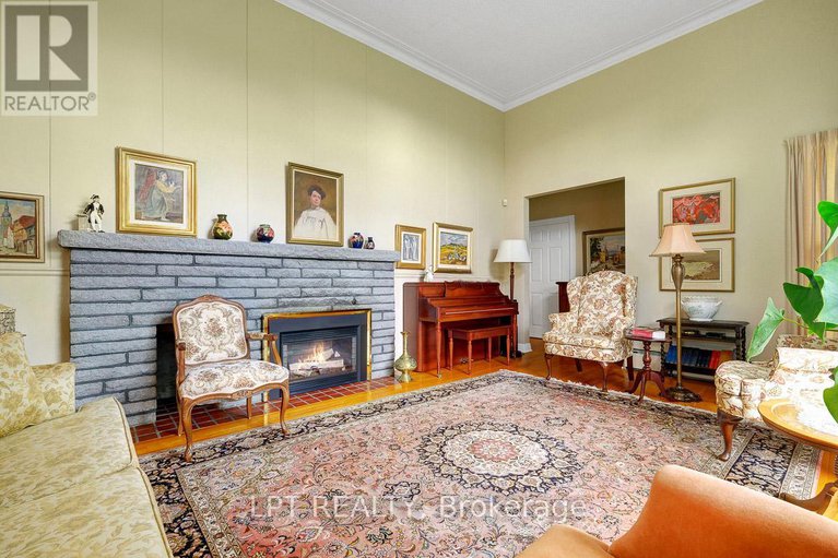 28230942/169-roger-road/faircrest-heights/ottawa/ontario/K1H5C7_9