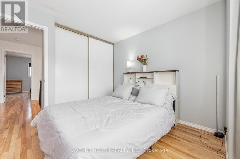 29251026/128-midsummer-terrace/queenswood-heights-south/ottawa/ontario/K1E3V3_36