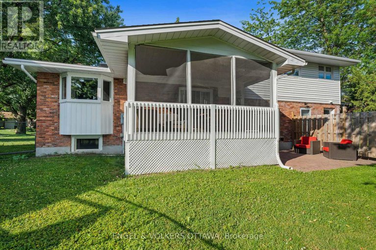 28548966/20-mohawk-crescent/bruce-farmgraham-parkqualicumbellands/ottawa/ontario/K2H7G6_44