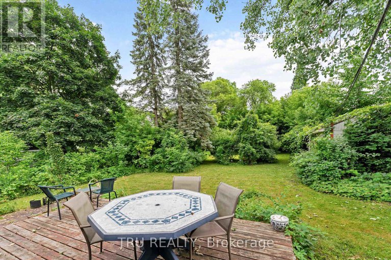 28591206/14-claver-street/cardinal-heights/ottawa/ontario/K1J6W7_28