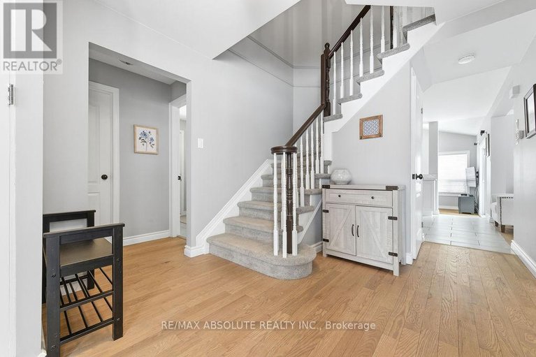 29302889/6145-lariviere-crescent/orleans-village/ottawa/ontario/K1W1C6_4