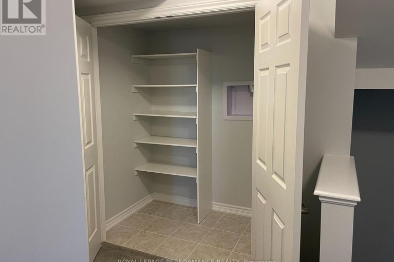 28326842/18-704-kizis-private/cfb-rockcliffe-and-area/ottawa/ontario/K1K5A4_13