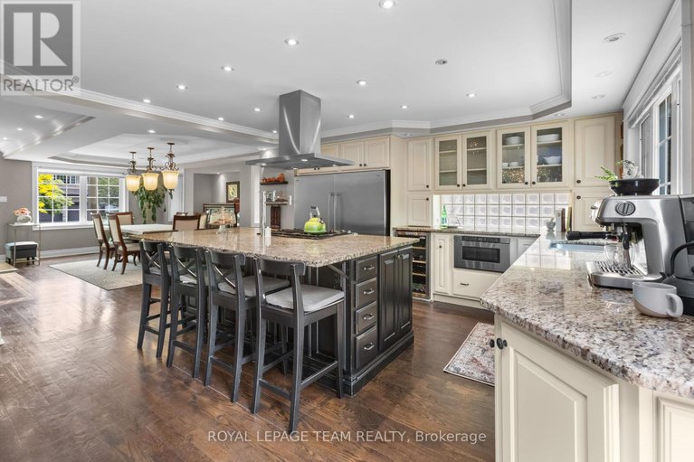 28424968/524-broadview-avenue/mckellarhighland/ottawa/ontario/K2A2L4_5
