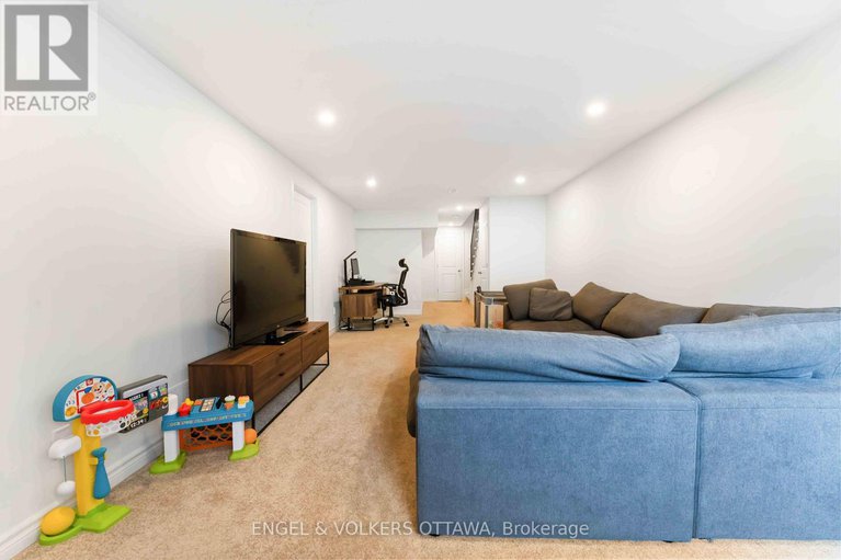 29006127/781-cairn-crescent/mer-bleuebradley-estatesanderson-park/ottawa/ontario/K1W0P7_40