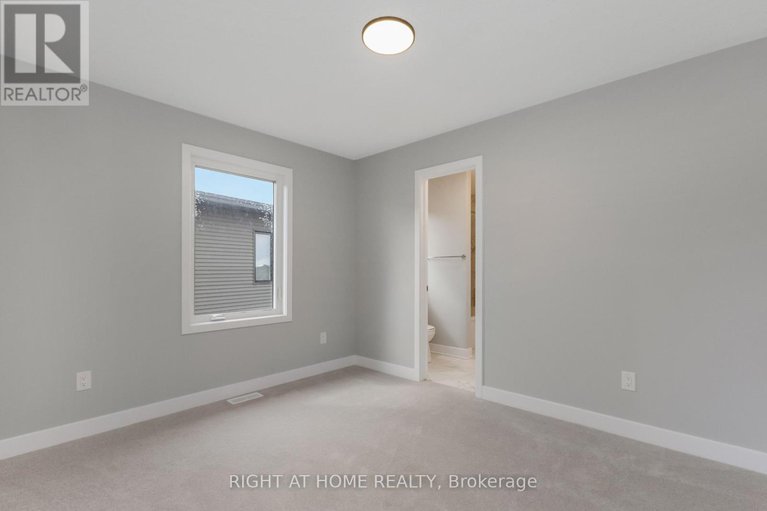 28455022/584-paakanaak-avenue/blossom-parkkemp-parkfindlay-creek/ottawa/ontario/K1X0J6_42