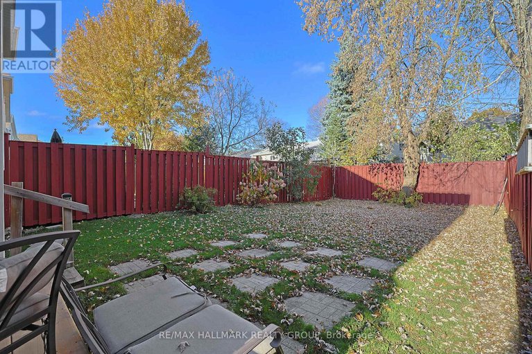 28920154/24-castle-glen-crescent/glencairnhazeldean/ottawa/ontario/K2L4H1_27