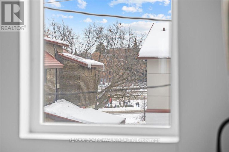 29377343/32-waverley-street/ottawa-centregolden-triangle/ottawa/ontario/K2P0T9_32