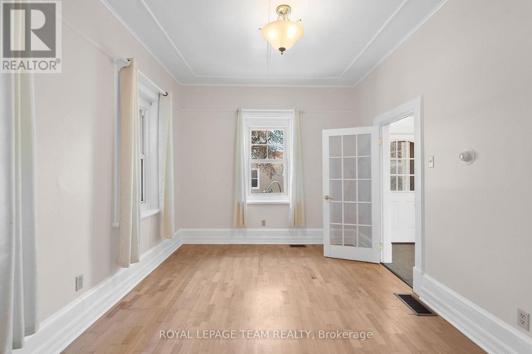 29187771/5584-manotick-main-street/manotick-village-manotick-estates/ottawa/ontario/K4M1A4_11