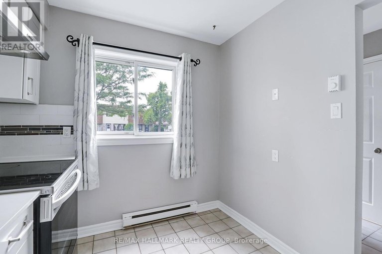 28506947/3b-woodvale-green/craig-henrywoodvale/ottawa/ontario/K2G4G9_9