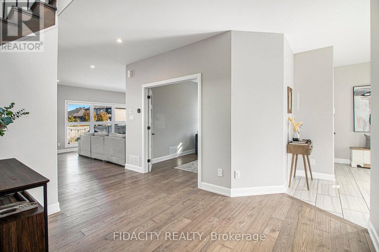 29144695/649-misty-street/village-of-russell/russell/ontario/K4R0E7_6