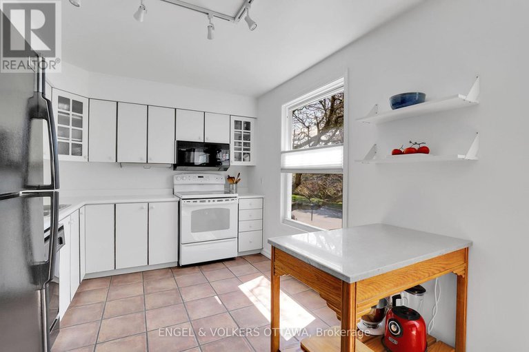 28416744/1089-borden-side-road/carleton-heights/ottawa/ontario/K2C3P3_16