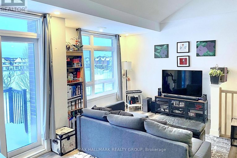 29632112/i-300-tulum-crescent/emerald-meadowstrailwest/ottawa/ontario/K2S2Y4_6