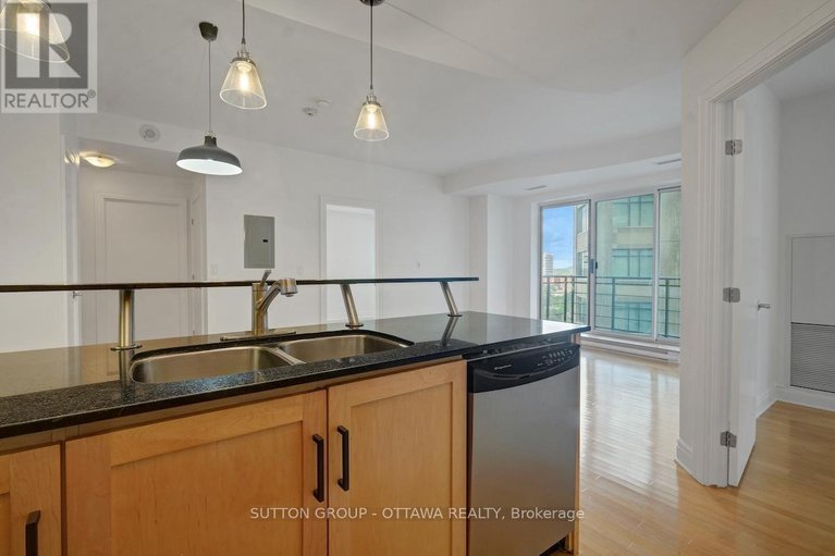 28799936/802-95-bronson-avenue/ottawa-centre/ottawa/ontario/K1R1E2_15