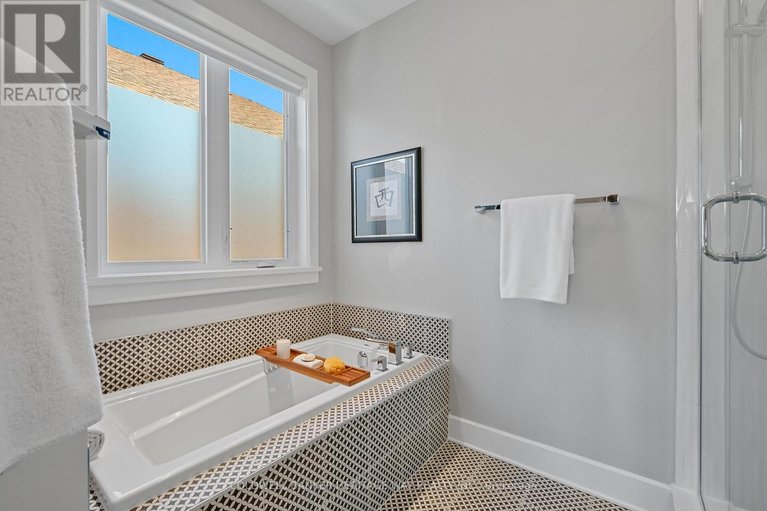 29456142/133-johanna-street/almonte/mississippi-mills/ontario/K0A1A0_28