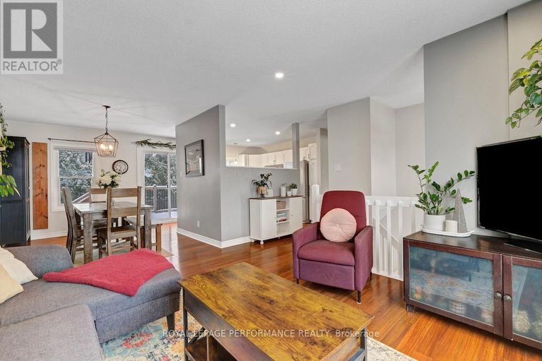 29180735/552-loucks-drive/village-of-russell/russell/ontario/K4R1B6_6