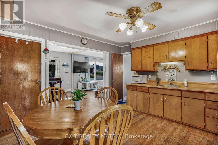 29015888/17-victoria-street-w/alexandria/north-glengarry/ontario/K0C1A0_12
