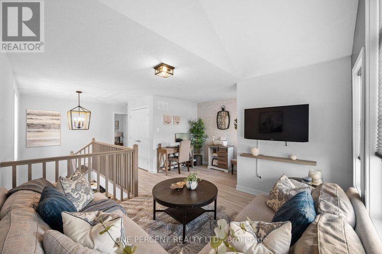 29563341/1002-showman-street/goulbourn-twp-from-franktown-rdsouth-to-rideau/ottawa/ontario/K0A2Z0_23