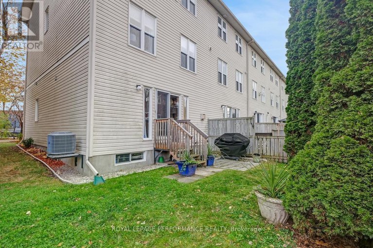 29081363/169-arcola-private/overbrookcastle-heights/ottawa/ontario/K1K4W9_45