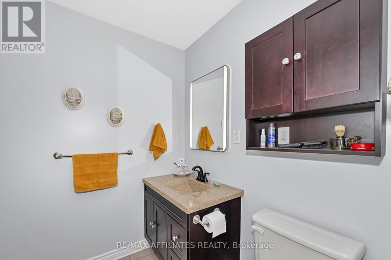 29099870/11-grove-street/iroquois/south-dundas/ontario/K0E1K0_17