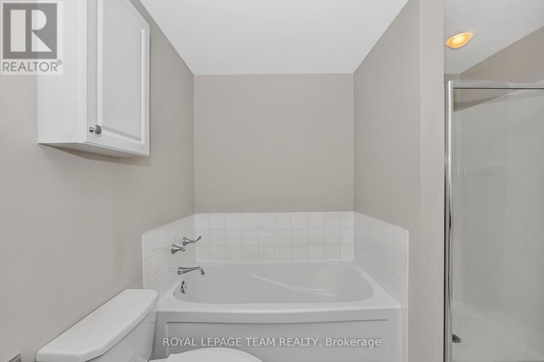 28538040/1404-234-rideau-street/sandy-hill/ottawa/ontario/K1N0A9_26