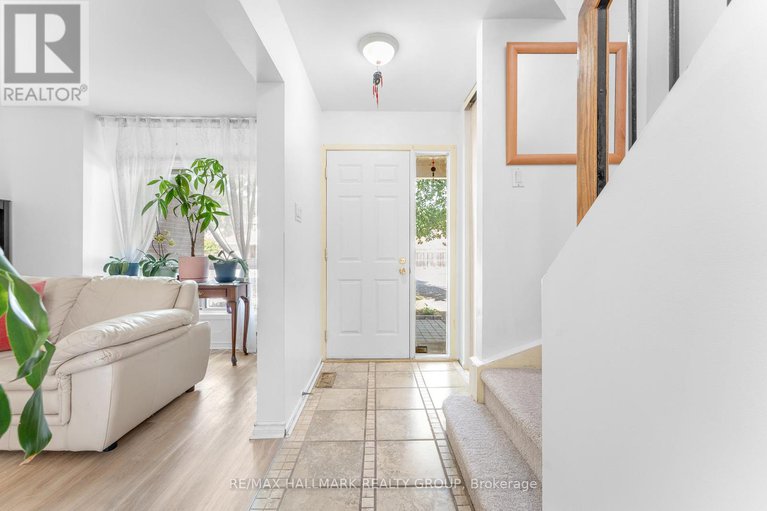 28819606/41-sovereign-avenue/craig-henrywoodvale/ottawa/ontario/K2G4W8_4